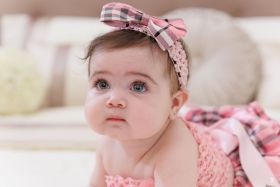 fotografo battesimo Agrigento – bimbo tra le braccia della mamma