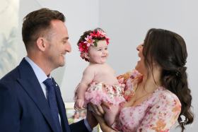 fotografo battesimo Agrigento – bimbo tra le braccia della mamma