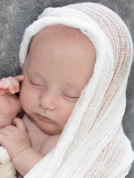 0016-2022-07-15-Ludovico-Vullo-Newborn-039_15X20