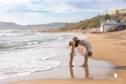 ritratto-naturale-mamma-e-figlio-foto-al-mare-licata