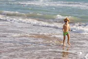 servizio-fotografico-famiglia-in-sicilia-sulla-riva