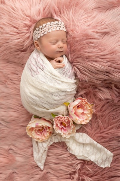 056-2022-05-13-Newborn-Lara-Castronovo-109_edit